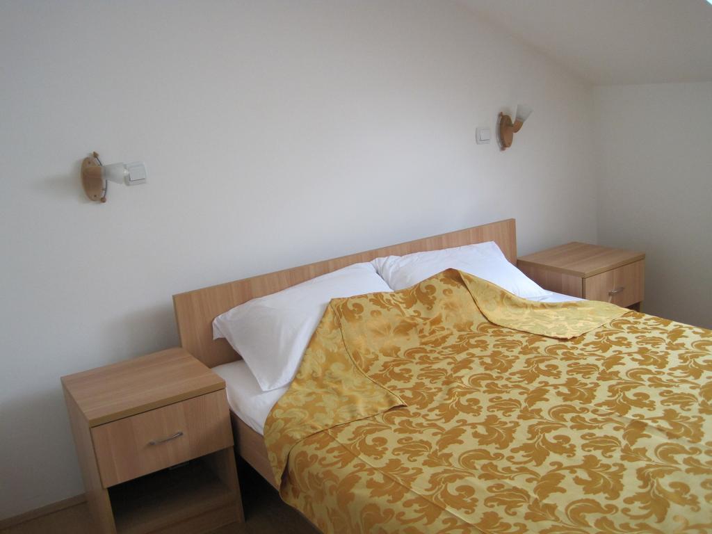 Motel Livija Petrovec Exterior photo